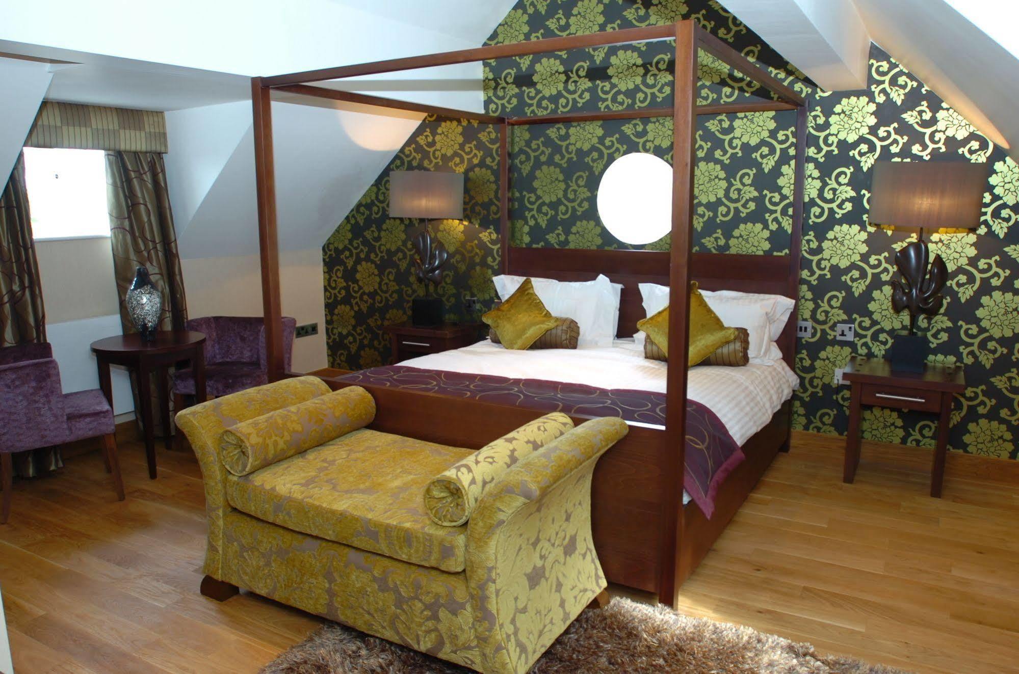Готель The Bear'S Paw Warmingham Екстер'єр фото A bedroom at the hotel